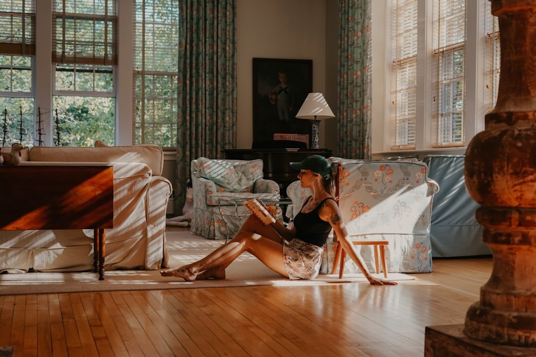 celebrity at home