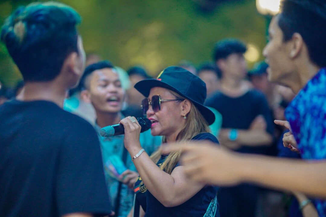 singer talking to fans